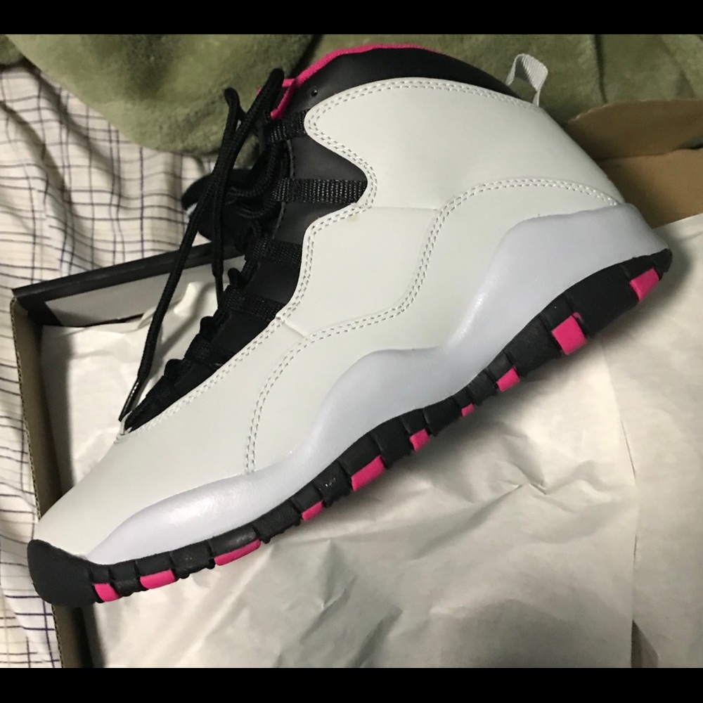 Girls Jordan’s Size 5.5Y